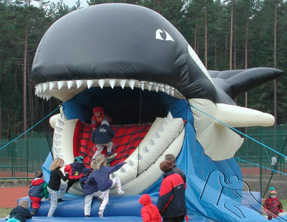 :: Riesenrutsche Free Willy, Springburg mieten, Springburg Wal leihen