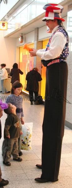 Ballonmodelierer buchen, Stelzenläufer mieten